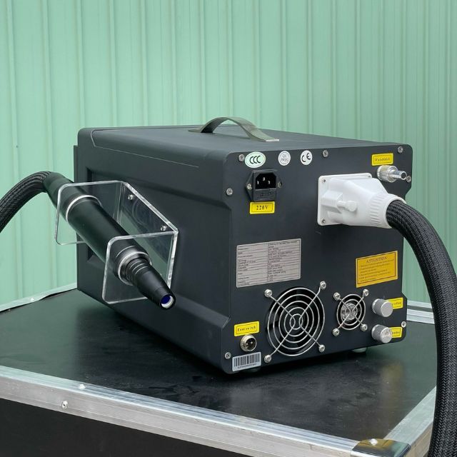 Máy laser xoá xăm SLB-NND982 Laser YAG Mini hãng Sunlight